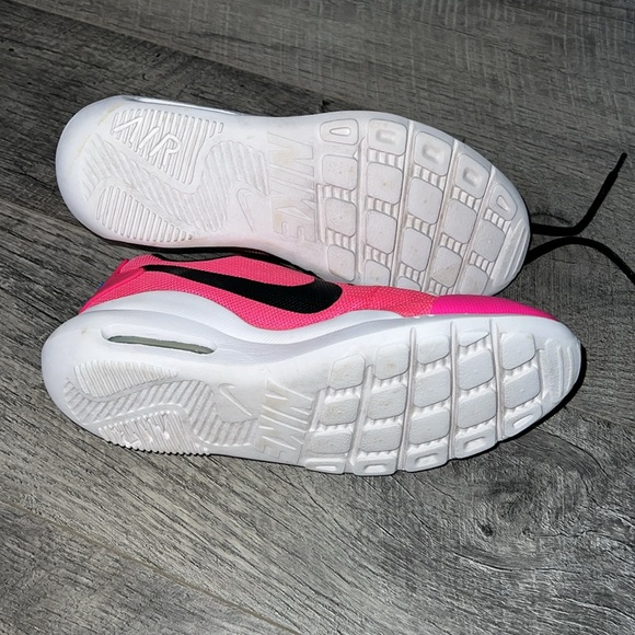 Nike girls shoes - Picture 2 of 5